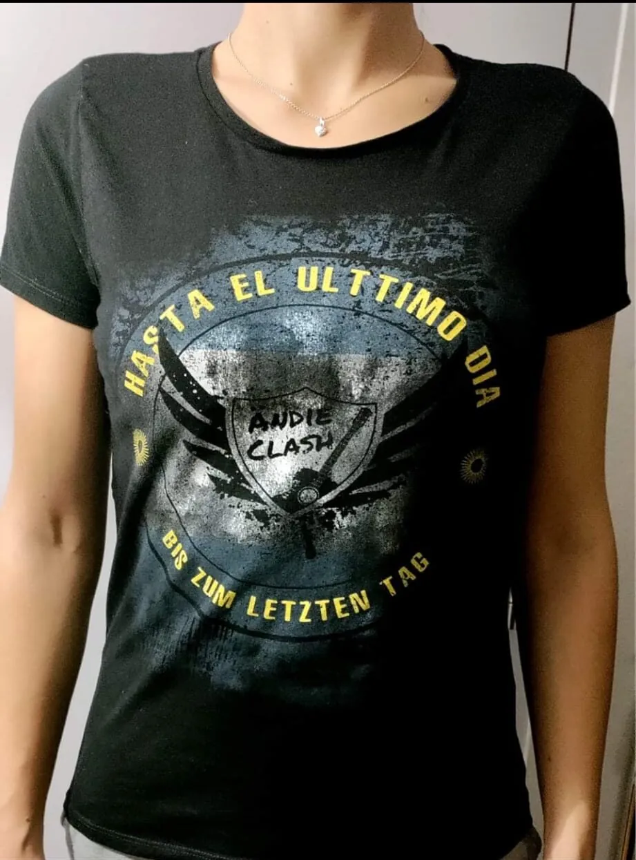 Damen T-Shirt Hasta el ultimo dia mit Wappen-Print
